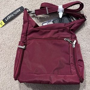Travelon anti-theft messenger bag